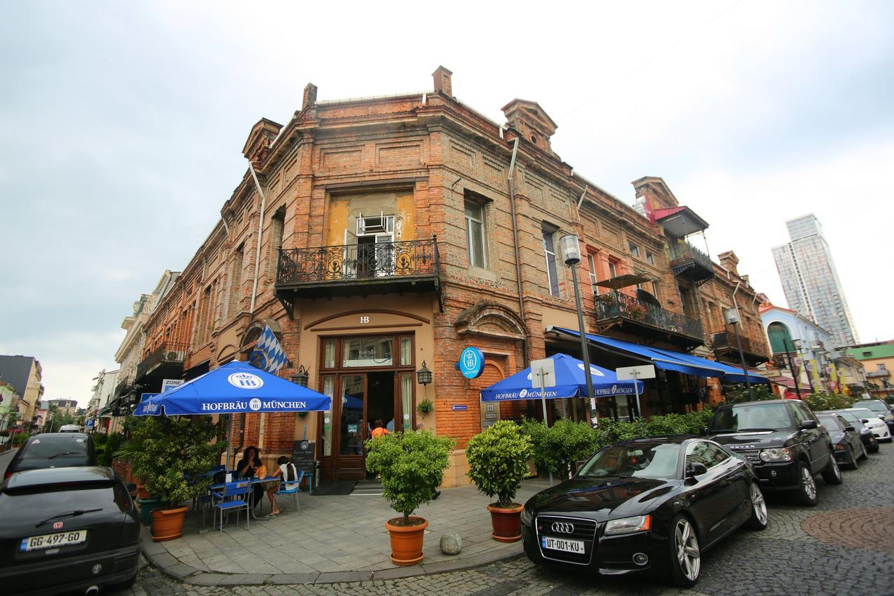 באטומי Lilus Hostel מראה חיצוני תמונה