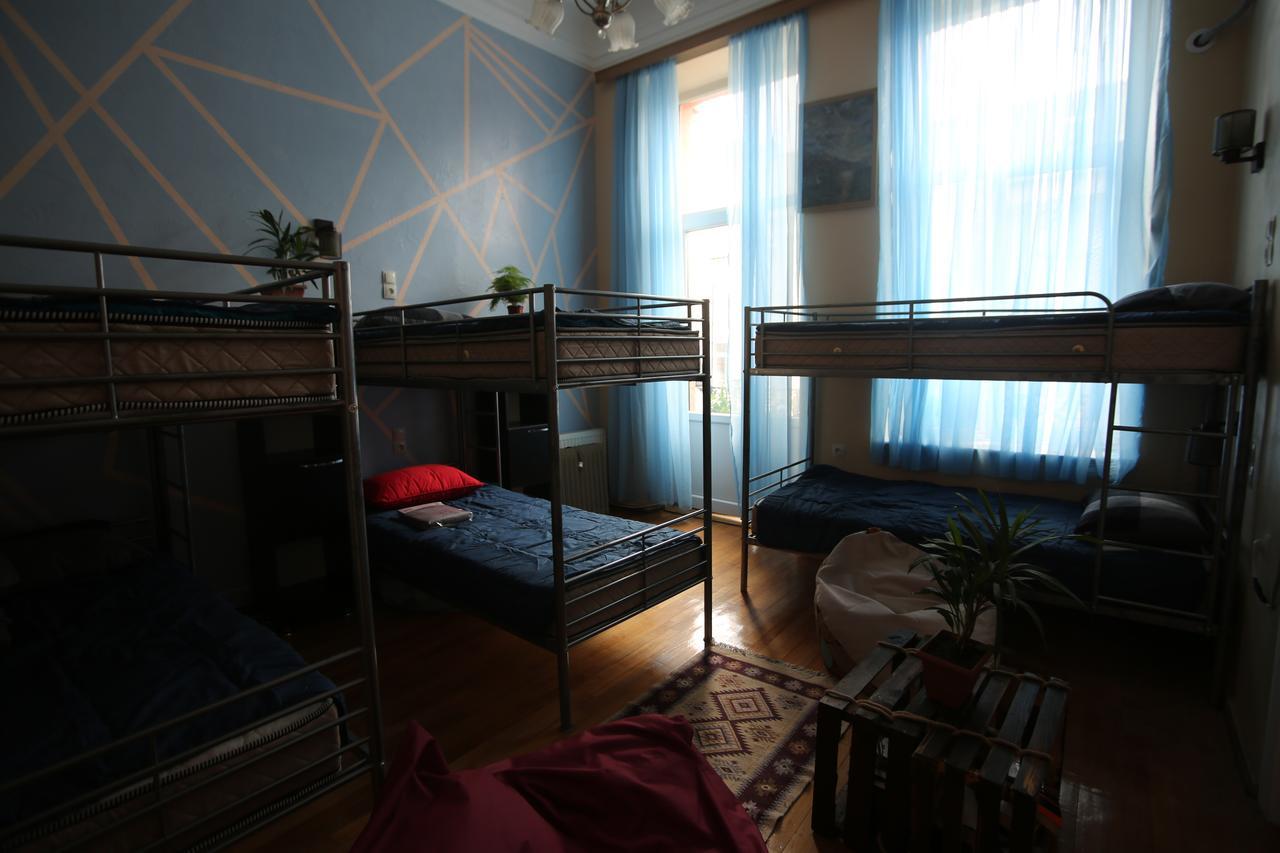 באטומי Lilus Hostel מראה חיצוני תמונה