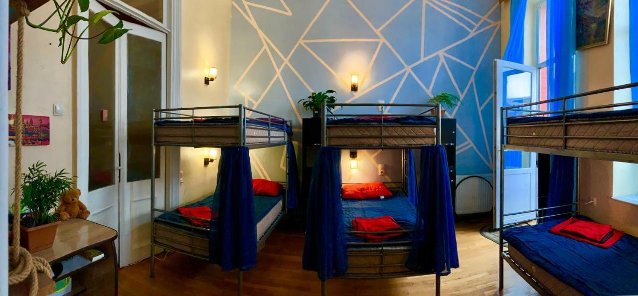 באטומי Lilus Hostel מראה חיצוני תמונה